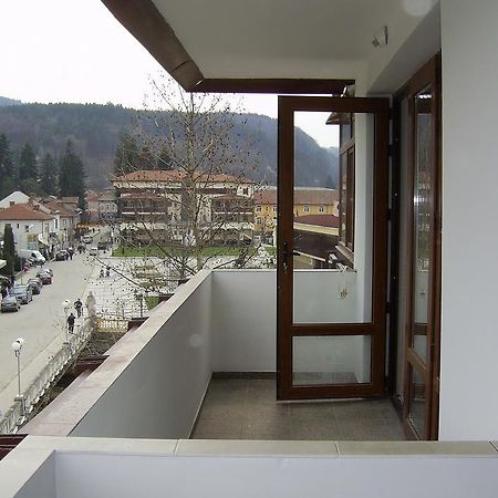 Apartment Planinski Rai Tryavna Bagian luar foto