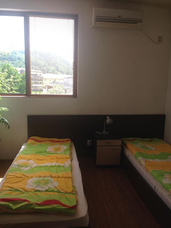Apartment Planinski Rai Tryavna Bagian luar foto